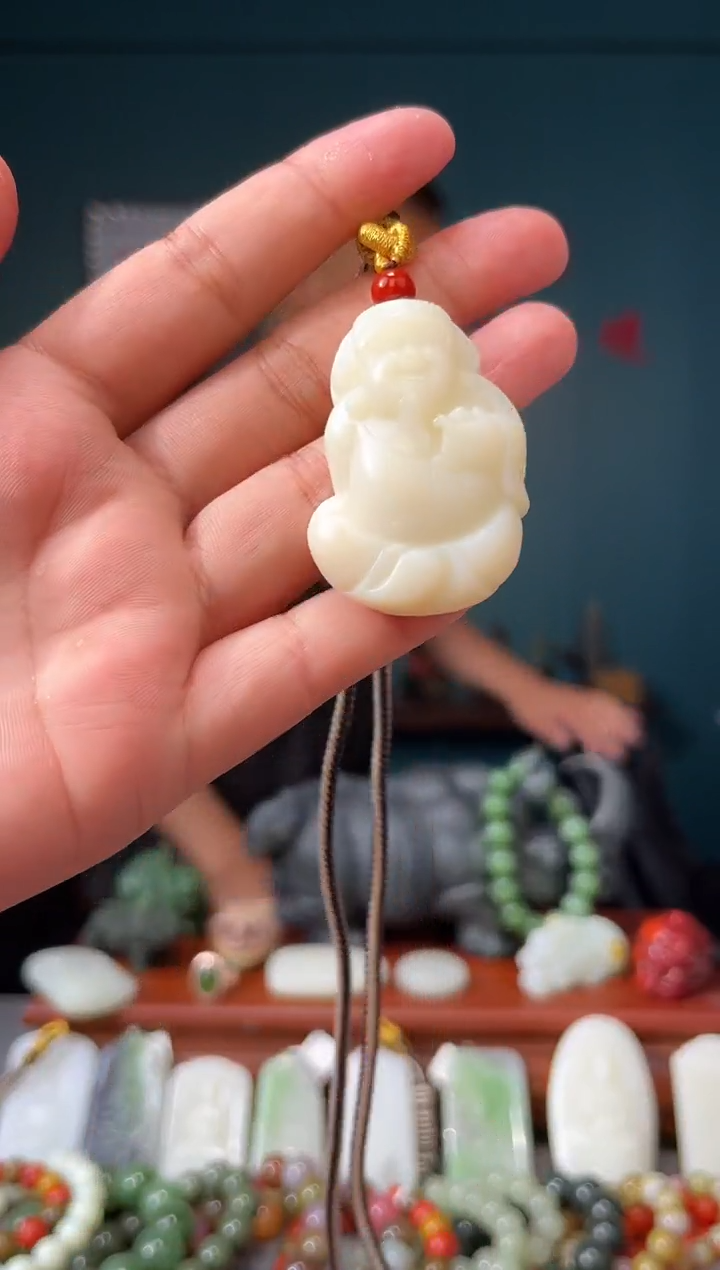 和田玉未镶嵌颈饰吊坠