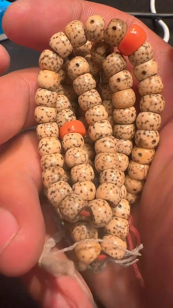 奶白星月念珠奶白星月念珠