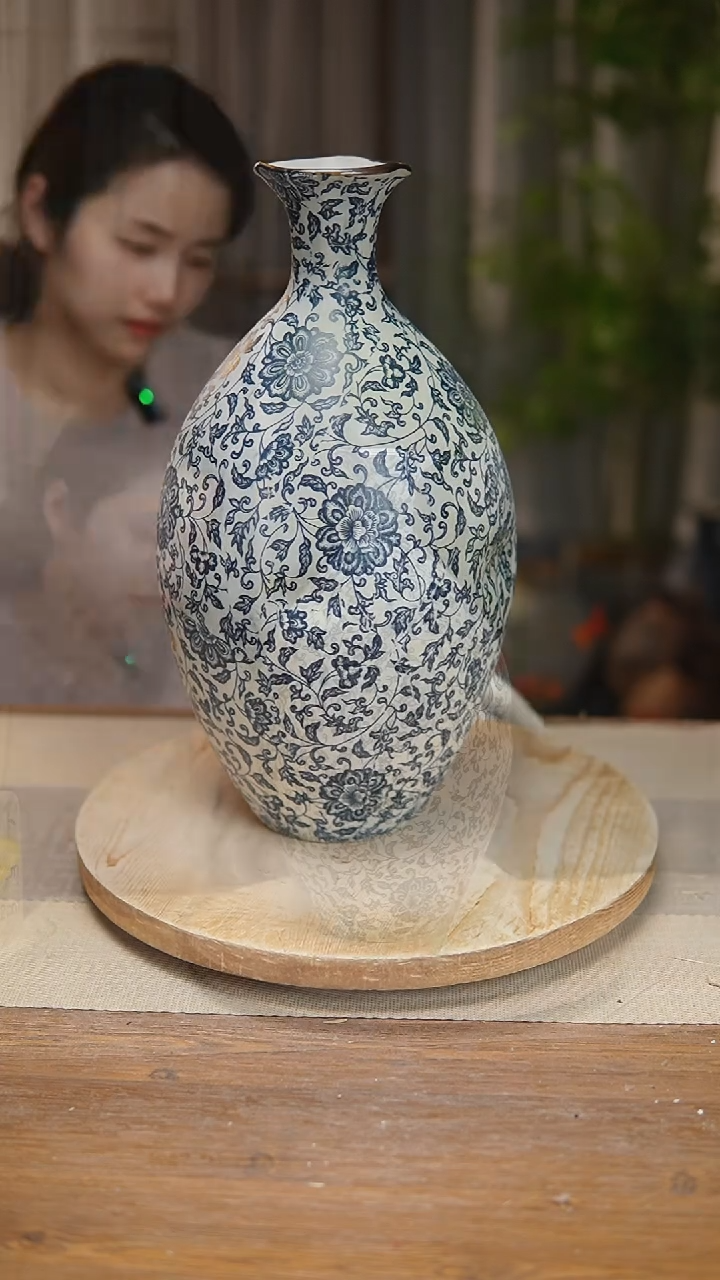 【闪购商品】陶瓷   花器青花瓷缠枝莲保龄球瓶 