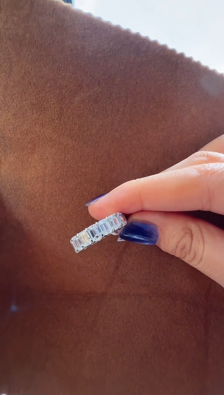 18K金镶嵌实验室培育钻石戒指白祖.母绿50分满圈15