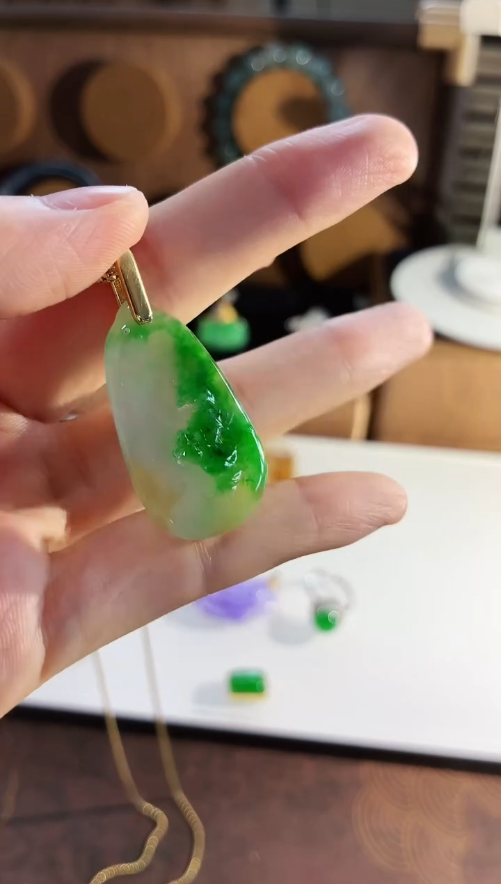 吊坠(不含链)18K金镶嵌翡翠吊坠