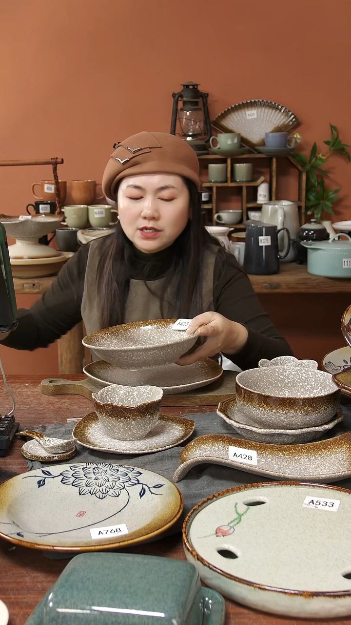 陶瓷A423 一只陶瓷粗陶敞口深盘可能微瑕22*5