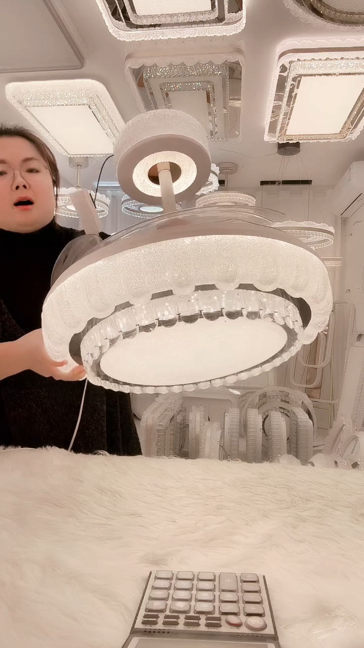 ?**琪吸顶灯风扇灯