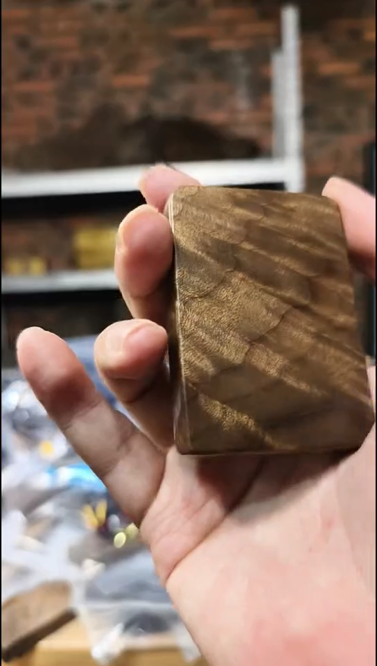 金丝楠无事牌手把件