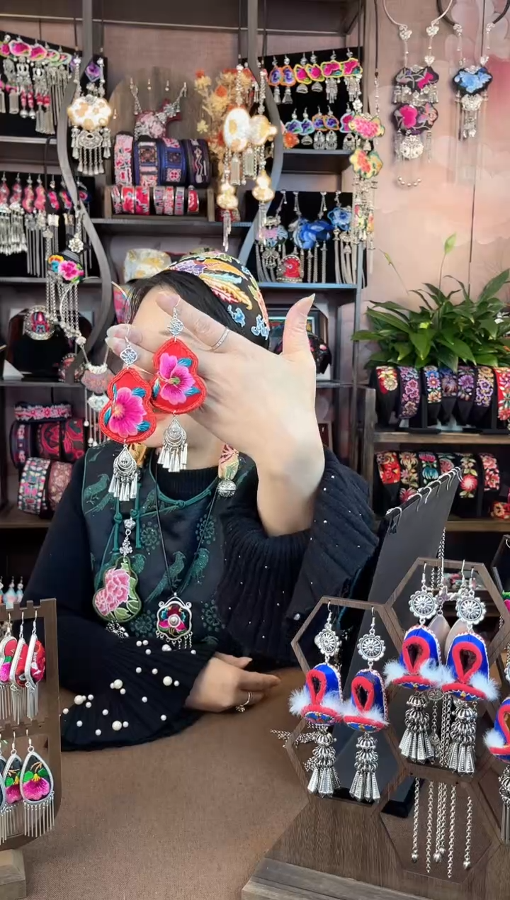 织绣民族风手工非遗老绣饰品506