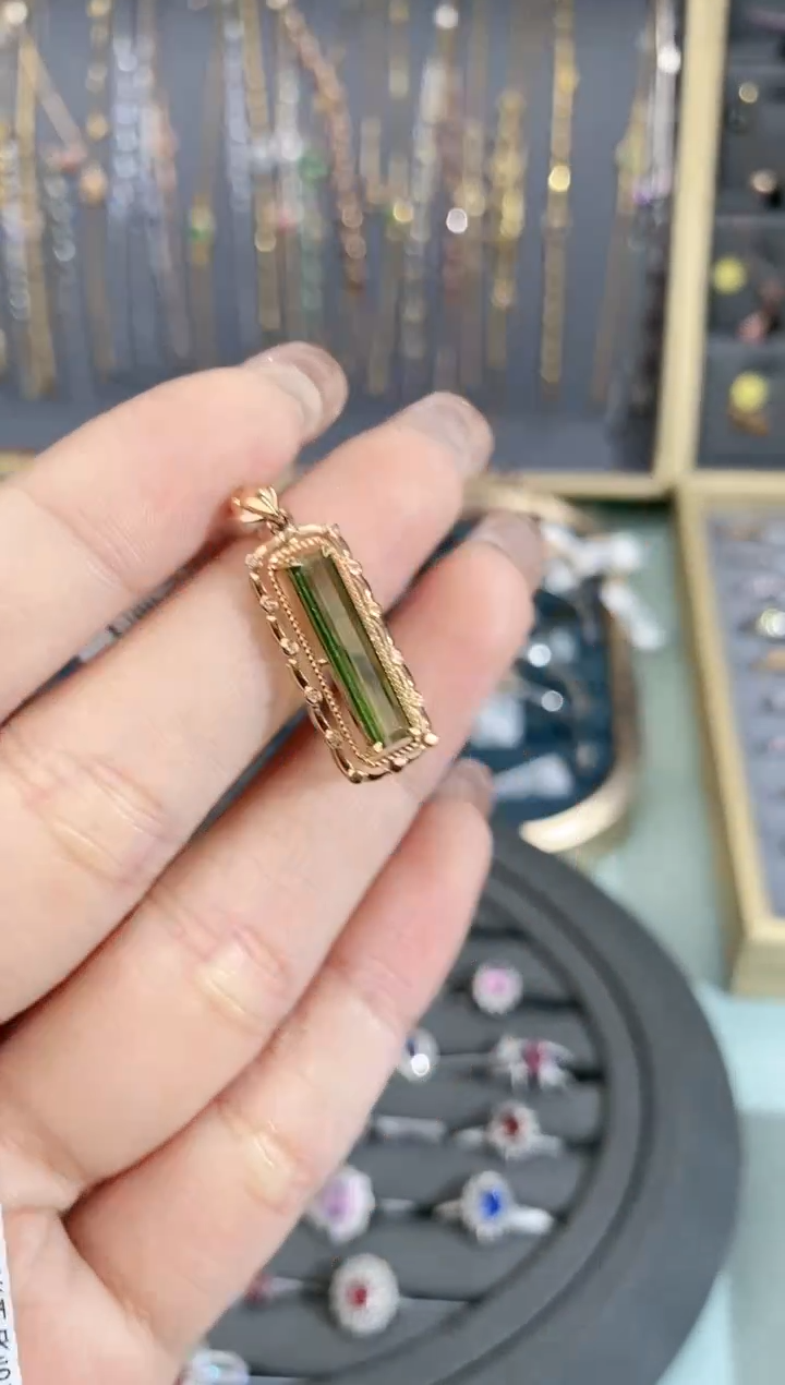 【闪购商品】碧玺颈饰18K金镶嵌吊坠