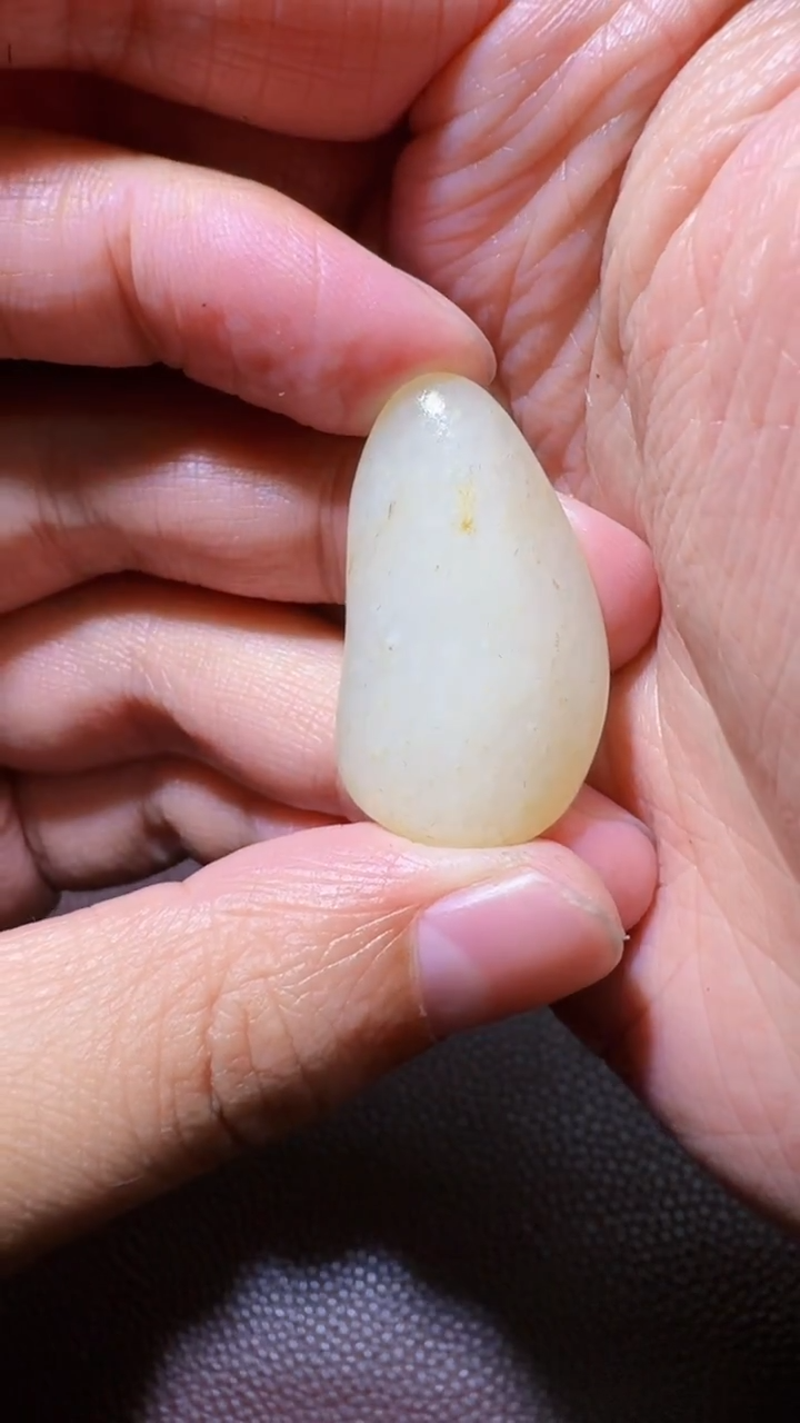 未镶嵌和田玉挂件和田玉