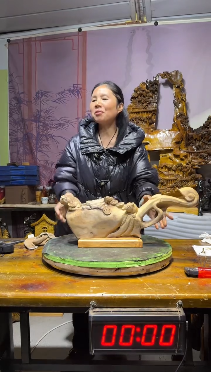 金丝楠y**g金丝楠木雕刻摆件