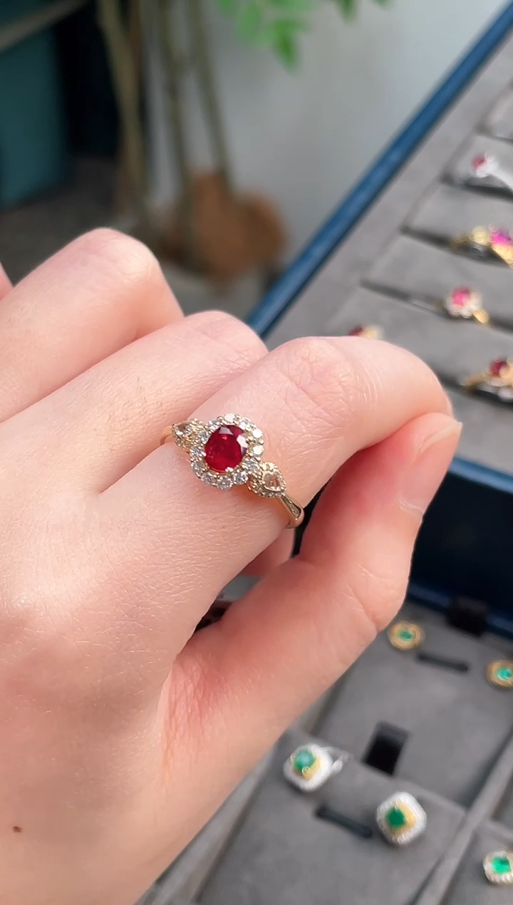 【闪购商品】红宝石戒指18K金镶嵌0.77ct