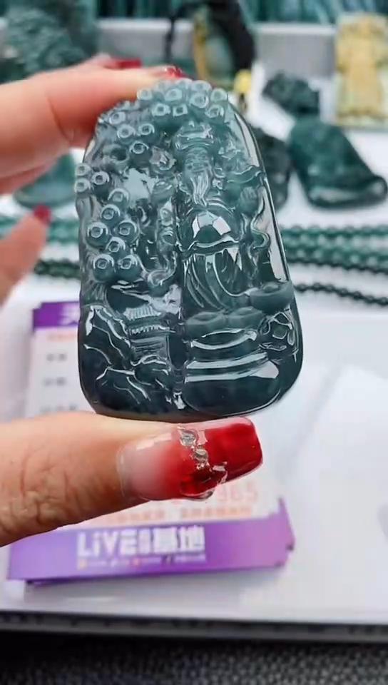 【闪购商品】翡翠颈饰未镶嵌              