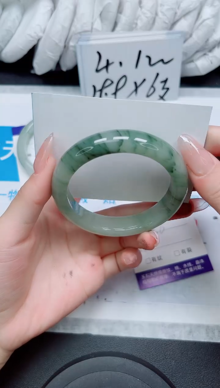 【闪购商品】石英质玉手镯未镶嵌184