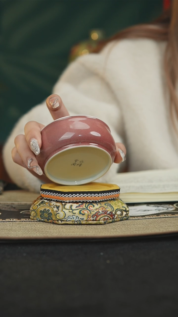 【闪购商品】景德镇豇豆红卢氏杯