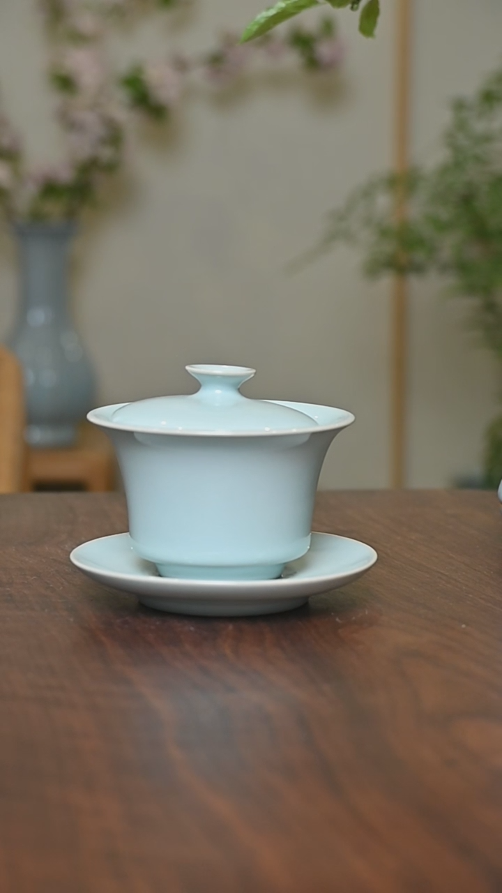 其他手拉马蹄盖碗120毫升天青釉 朱法喜款