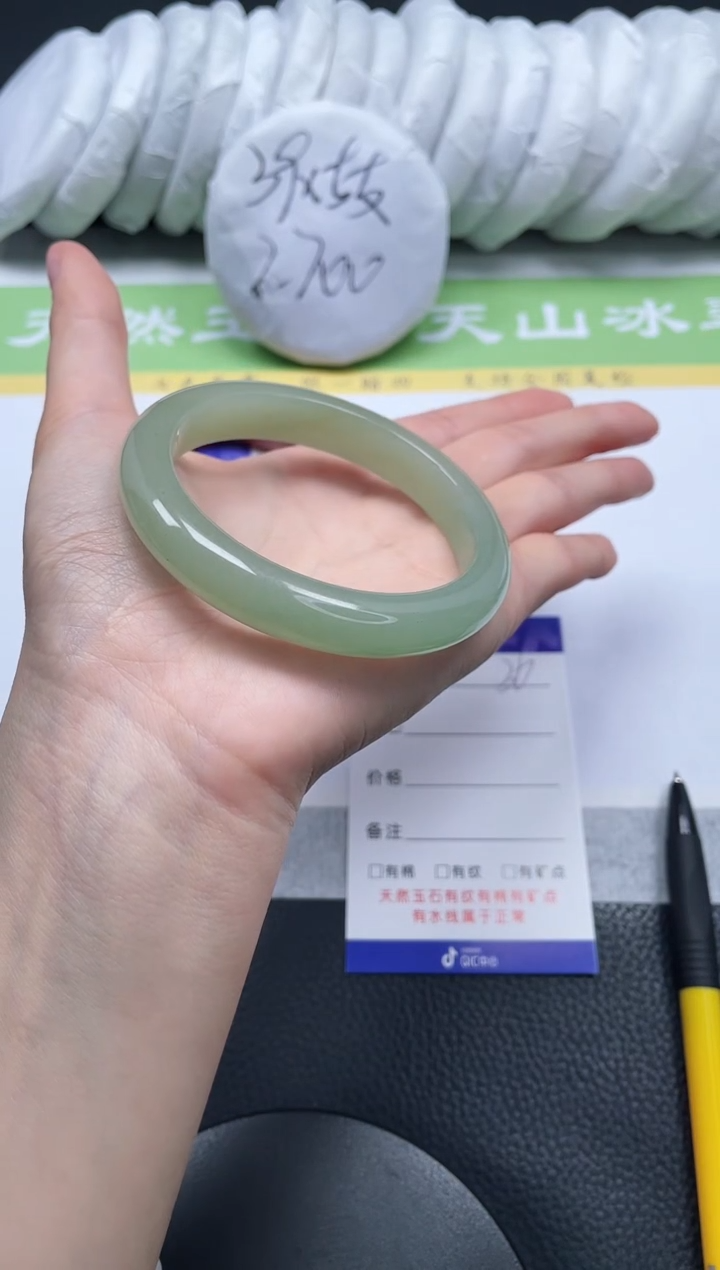 【闪购商品】石英质玉手镯未镶嵌A36-56+