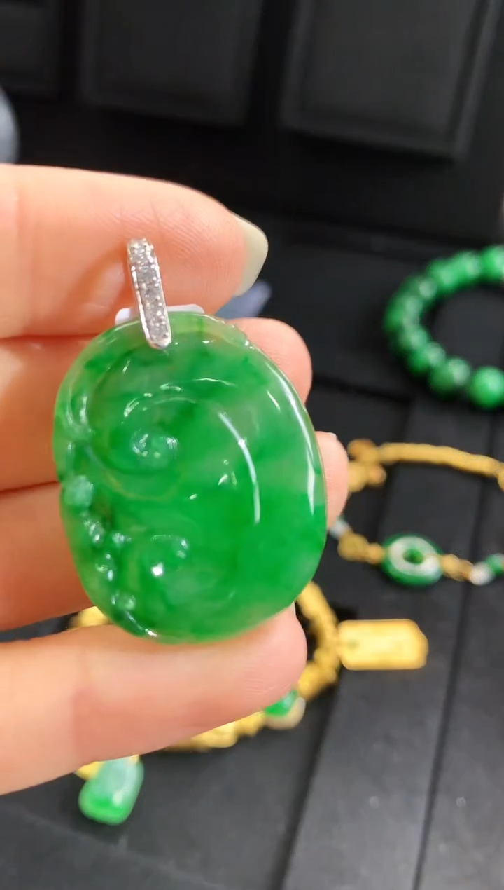 【闪购商品】翡翠吊坠(不含链)18K金镶嵌吊坠