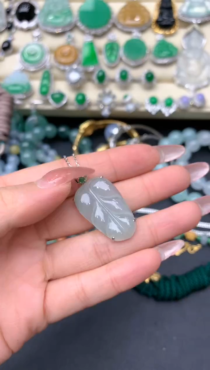 【闪购商品】翡翠颈饰18K金镶嵌220-中国好珍宝