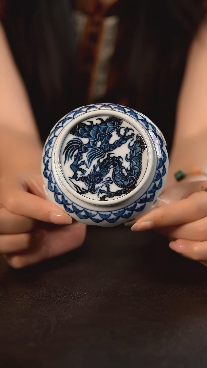雲山敬古龙纹如意脚小板凳