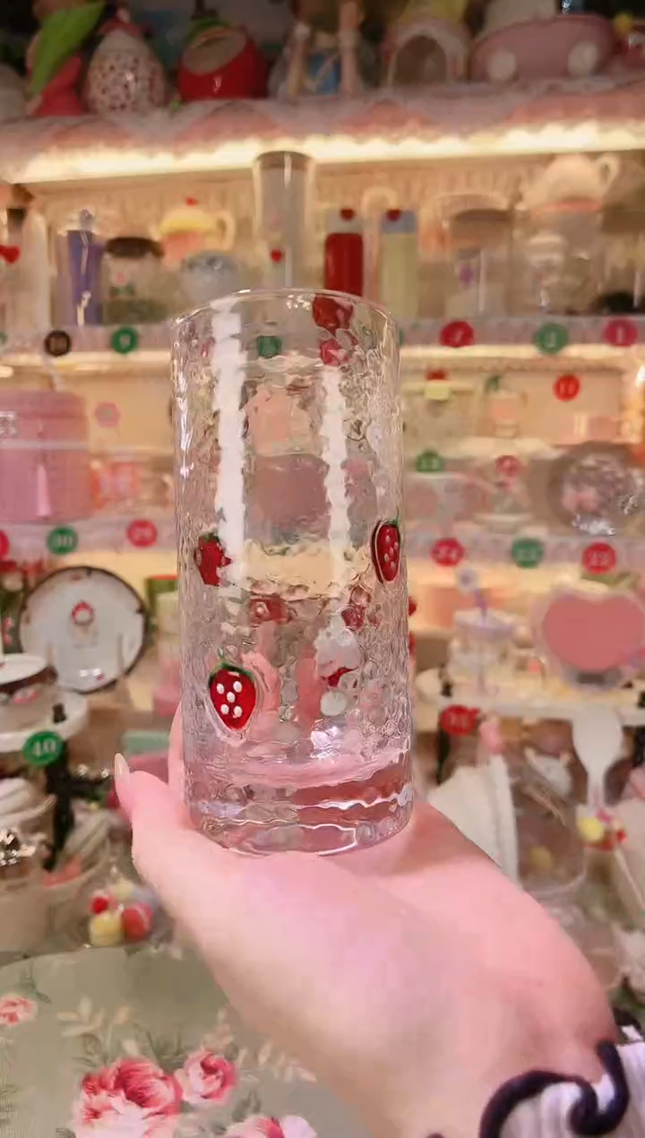 【闪购商品】摆件草莓直饮杯品质好，发货快，放心拍