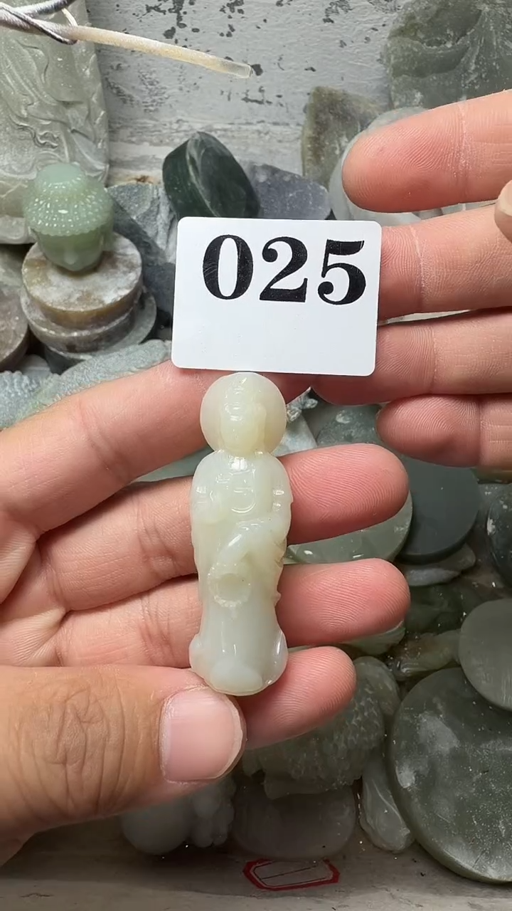 颈饰未镶嵌和田玉观音 