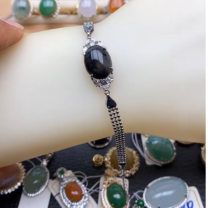 缅甸天然A货翡翠手链