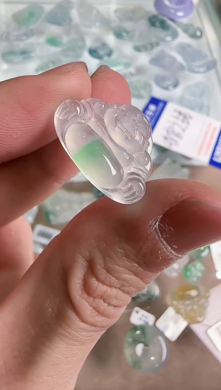 【闪购商品】翡翠吊坠(不含链)未镶嵌··