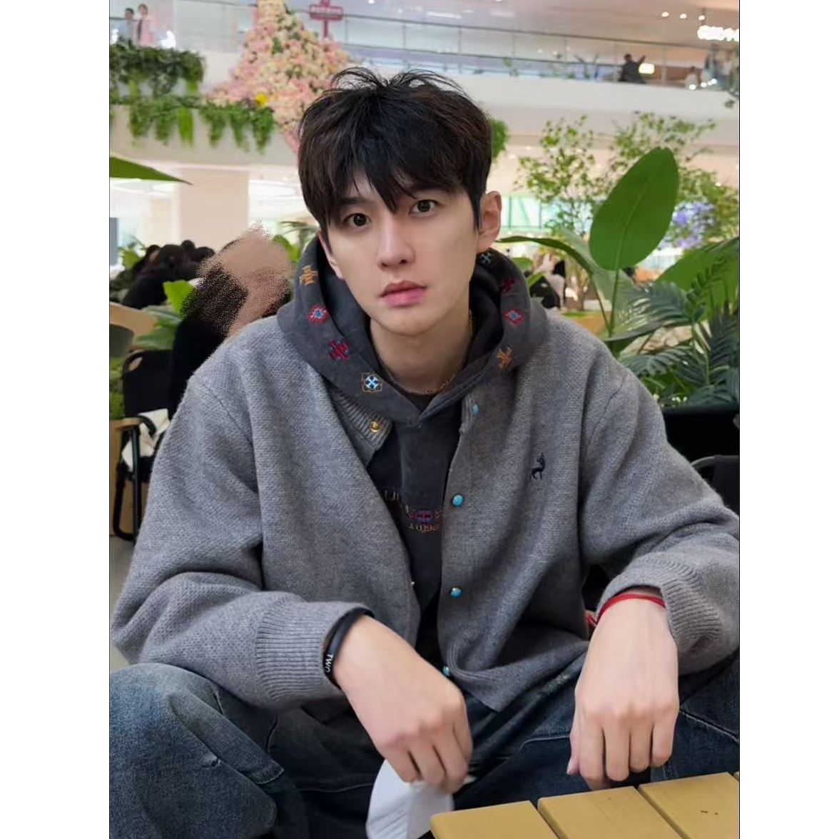 V37秋冬季拼接开衫针织男女同款常规毛衣针织衫短款情侣外套