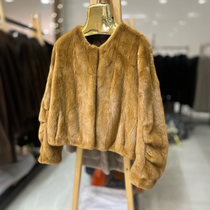 依忱-2024最新秋冬女款休闲时尚简约宽松外套轻奢气质百搭纯色