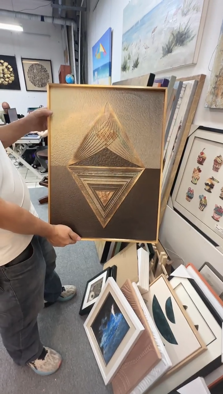 竖款168美术馆 装饰画40*60