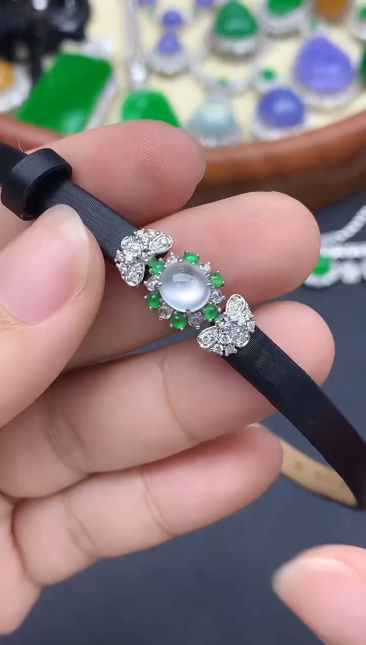 颈饰18K金镶嵌翡翠318-中国好珍宝