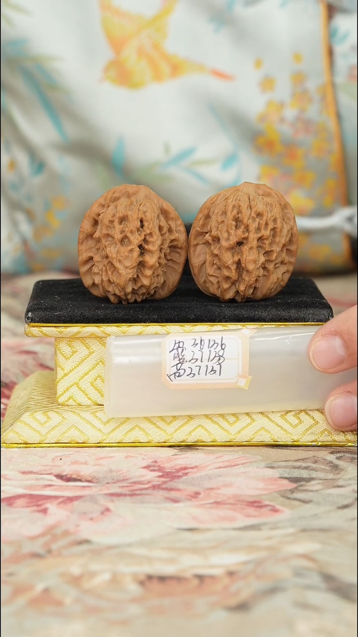 【闪购商品】文玩核桃把件非嫁接马老四