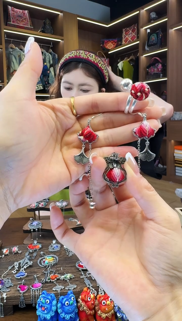 【闪购商品】织绣54戒指耳环吊坠一套