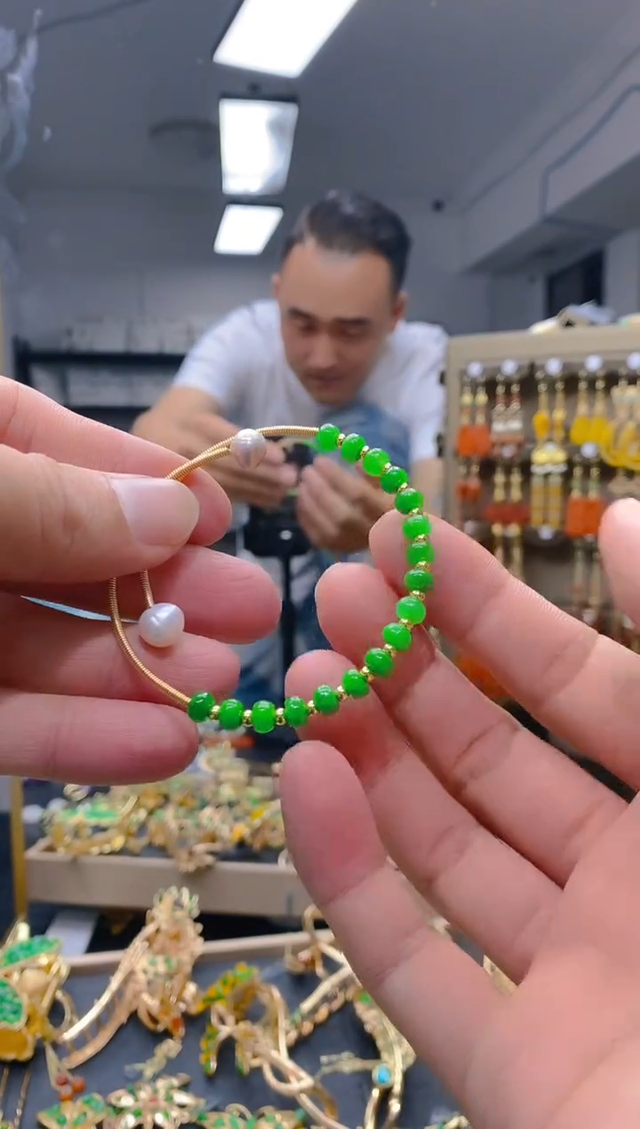 【闪购商品】翡翠耳饰合金0437翡翠手镯