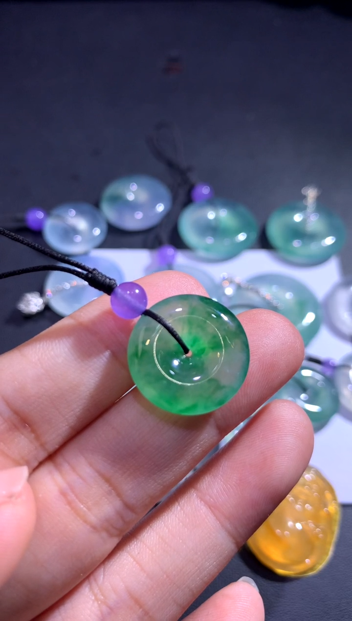 颈饰未镶嵌翡翠扣子