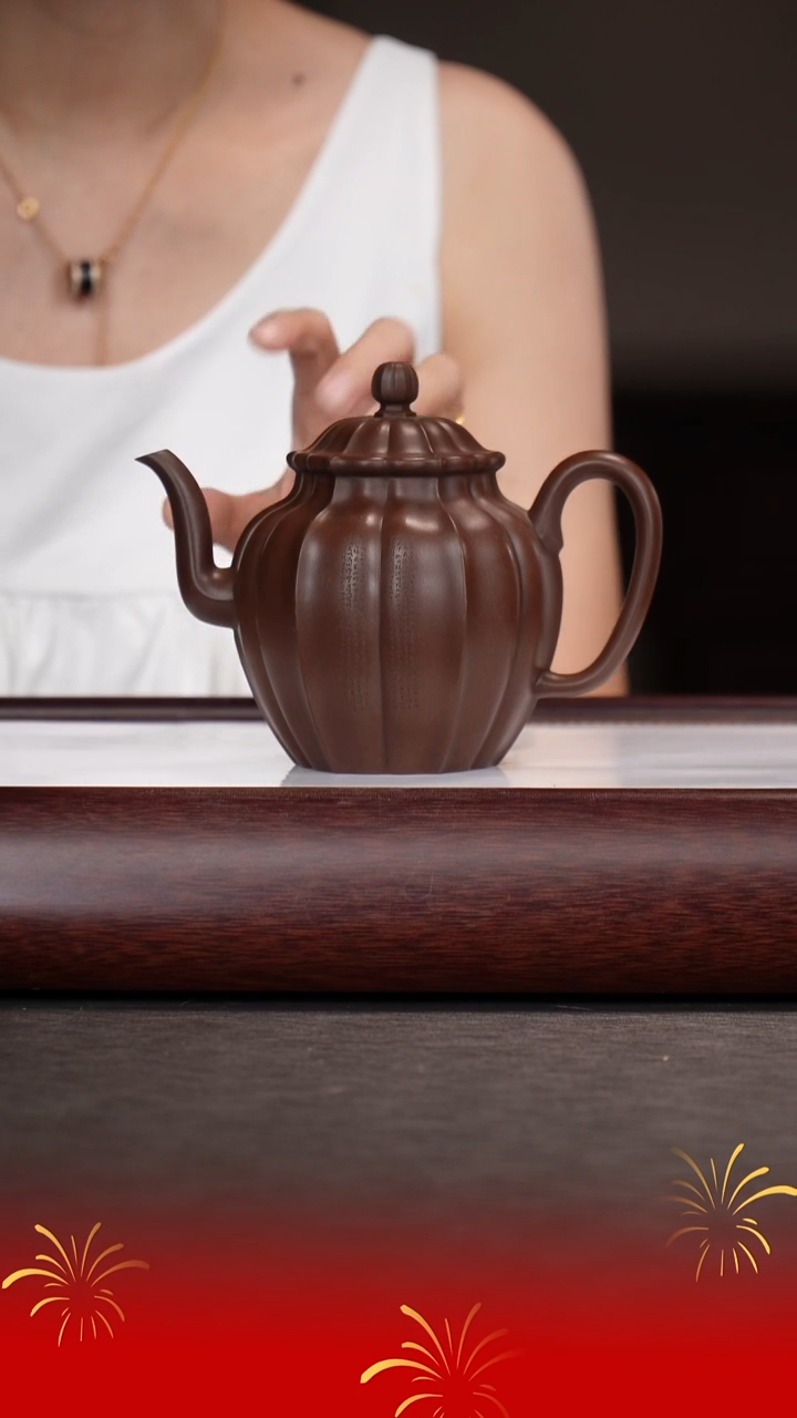 茶壶紫砂唐凤芝/紫泥/银台醉客壶/300c