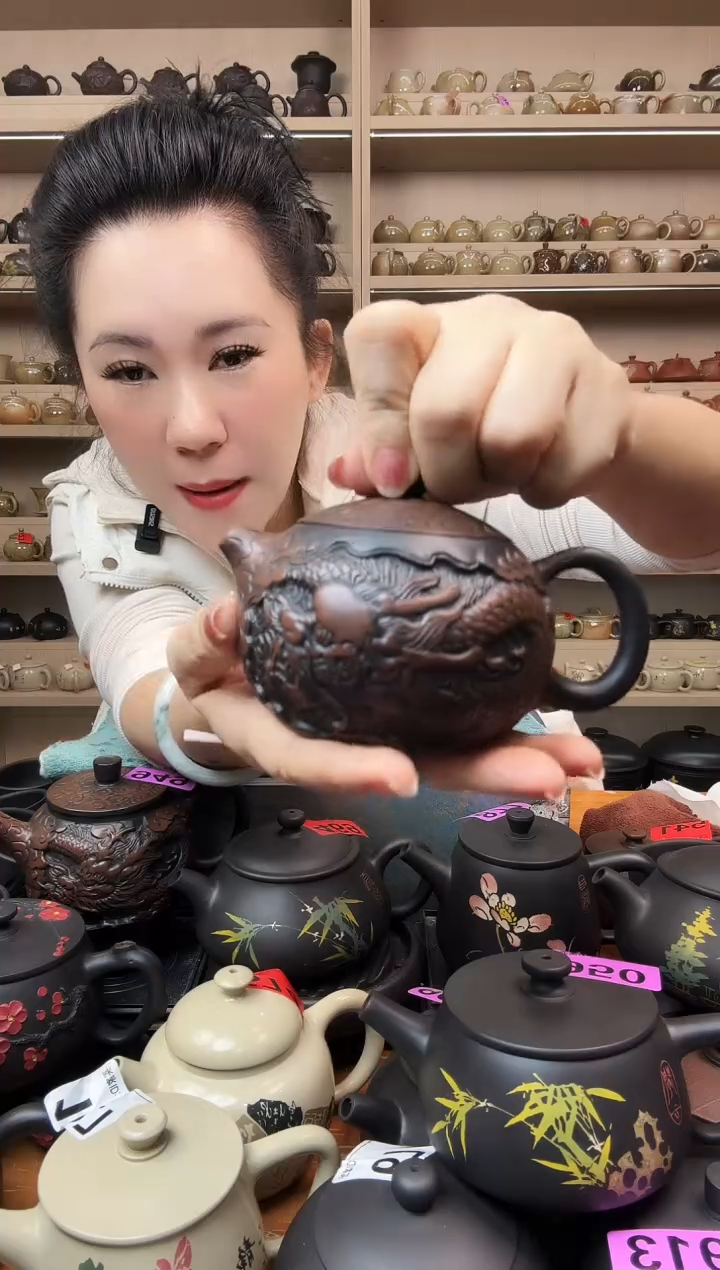 壶满雕龙凤西施  220cc 697