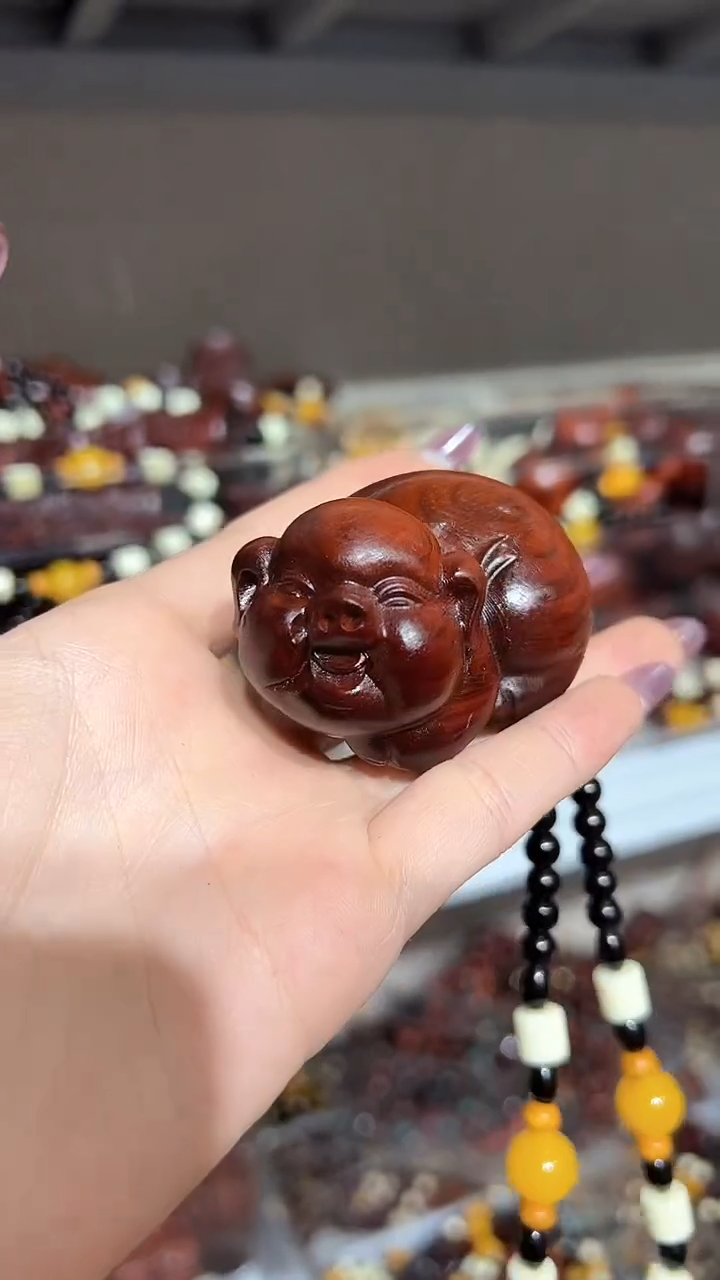 【闪购商品】非洲紫檀（红花梨）紫檀木小福猪手把件赠送手把绳