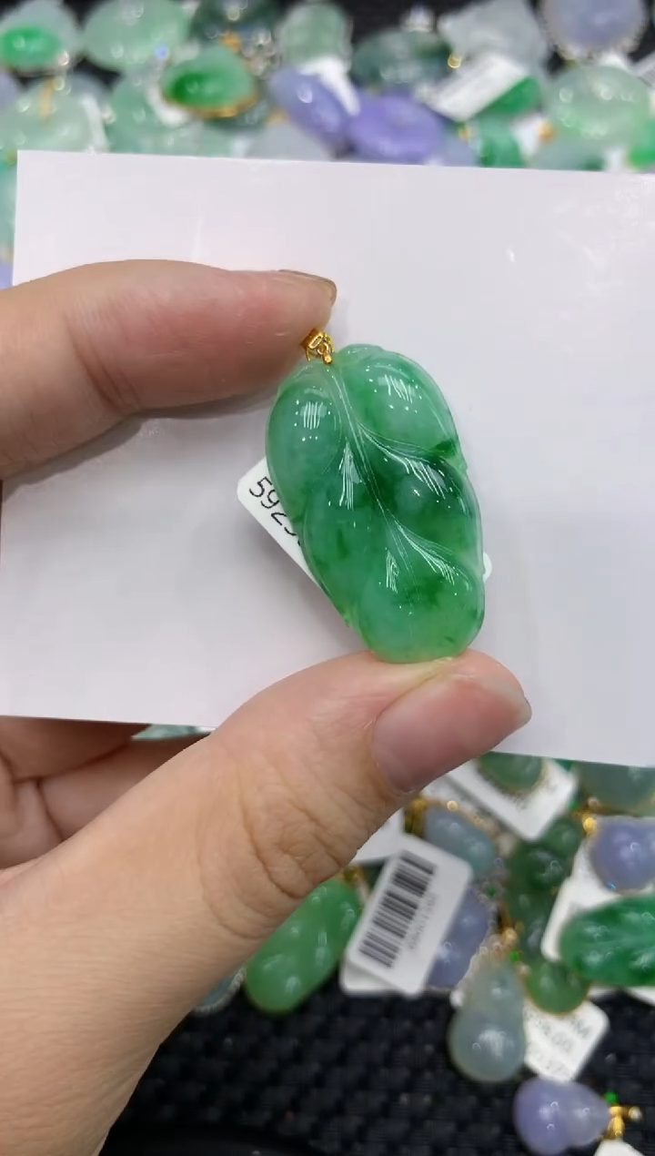 【闪购商品】翡翠颈饰18K金镶嵌1111111111111