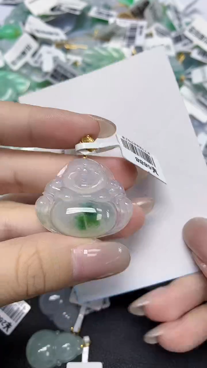 翡翠18K金镶嵌颈饰天然缅甸翡翠A货
