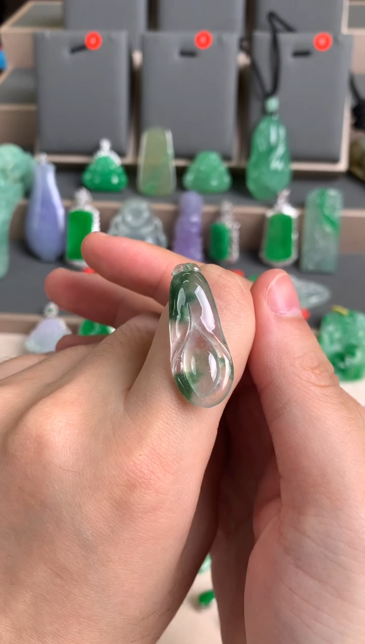 未镶嵌定制翡翠E****姐裸玉