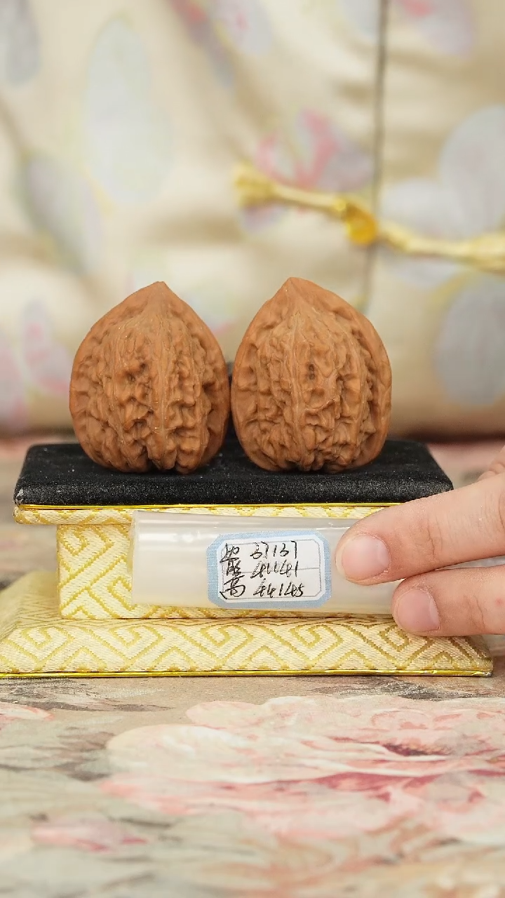 【闪购商品】文玩核桃把件赤龙鸡心