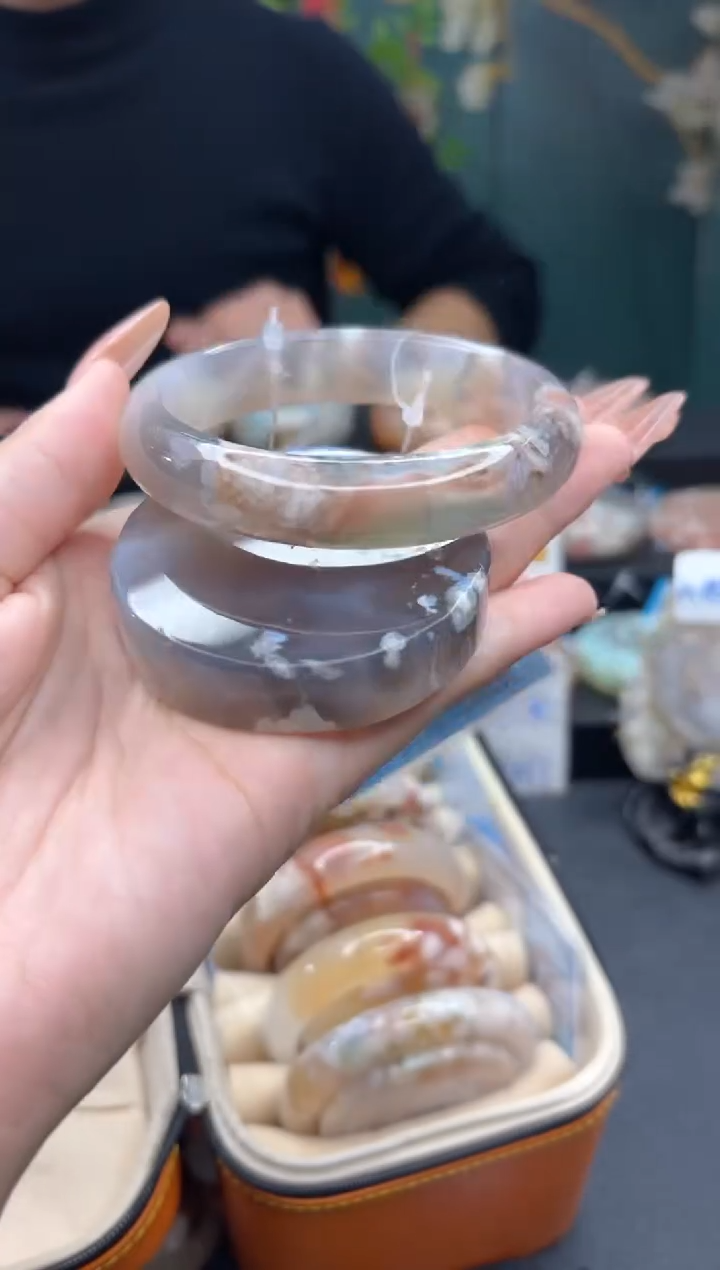 【闪购商品】石英质玉手镯未镶嵌55（63圈赠送镯心）