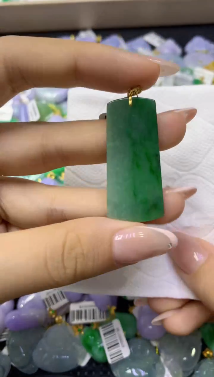 颈饰未镶嵌翡翠天然缅甸翡翠A货