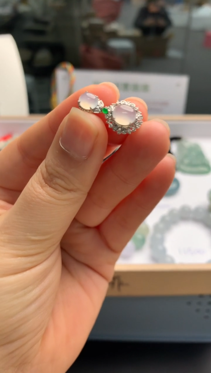 【闪购商品】翡翠颈饰18K金镶嵌翡翠吊坠|不退不换