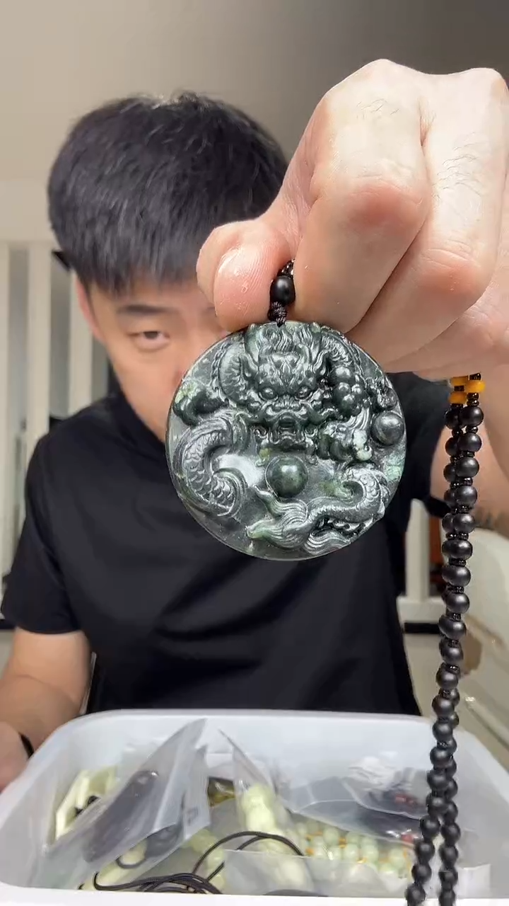 未镶嵌岫玉其它多样性发货一件