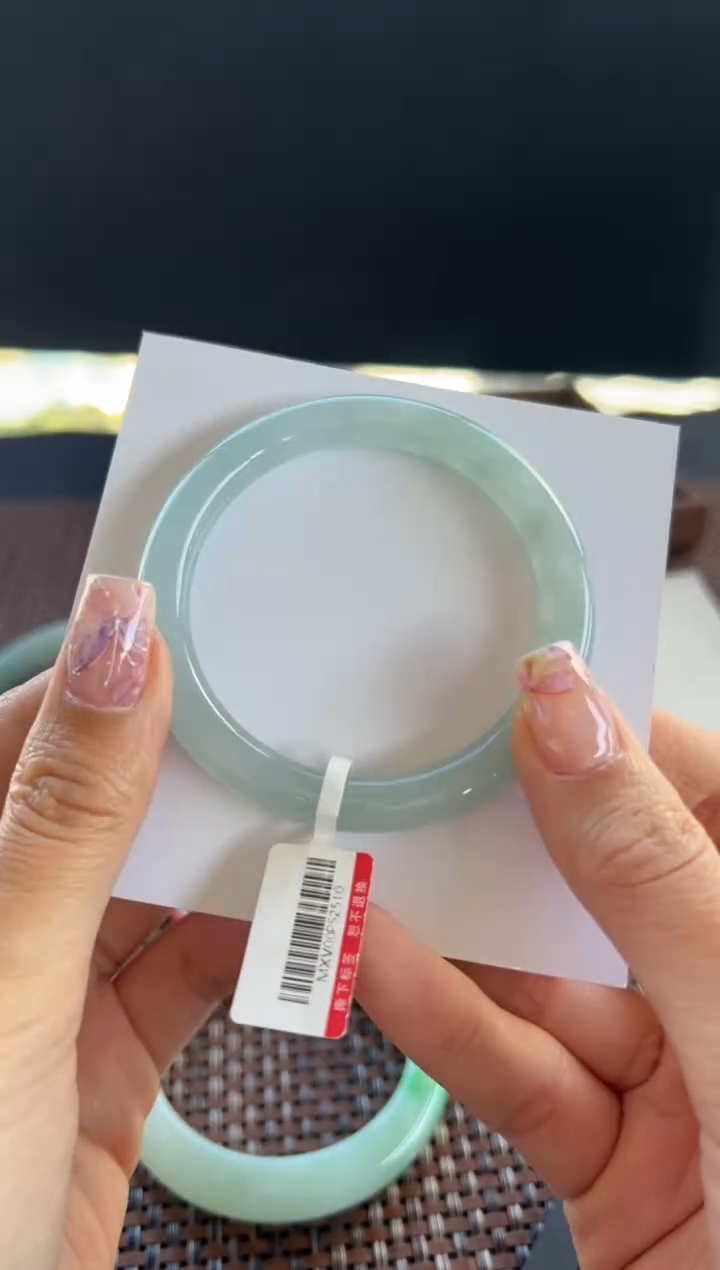 【闪购商品】翡翠手镯未镶嵌42号53.6*8*8