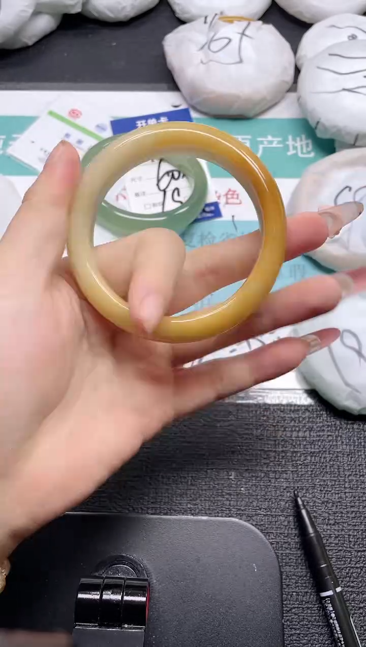 未镶嵌手镯石英质玉168-61