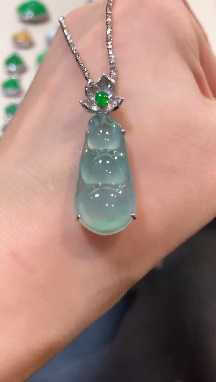 翡翠18K金镶嵌吊坠(不含链)b77  