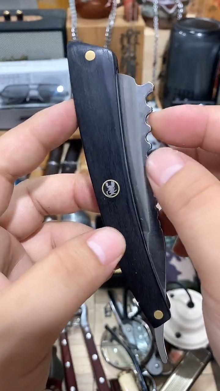 瓷片闪购商品  如图所示