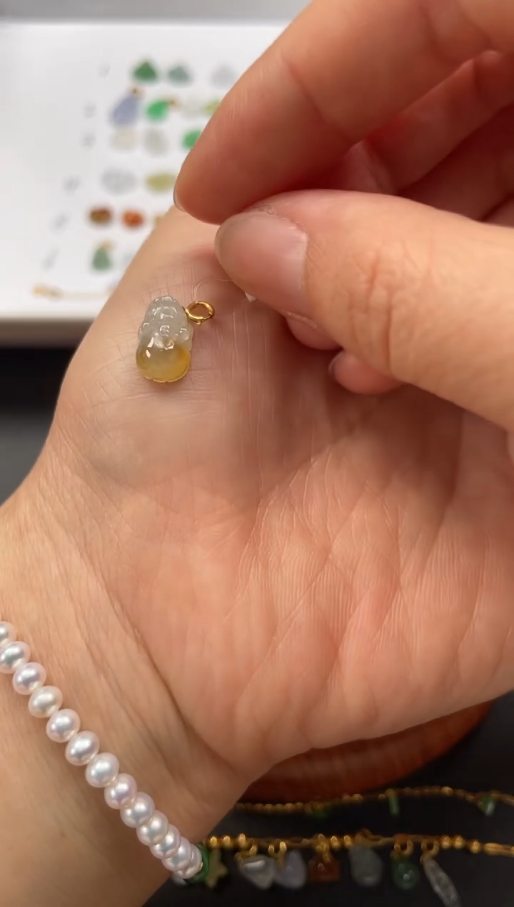 吊坠(不含链)18K金镶嵌翡翠一个JK686