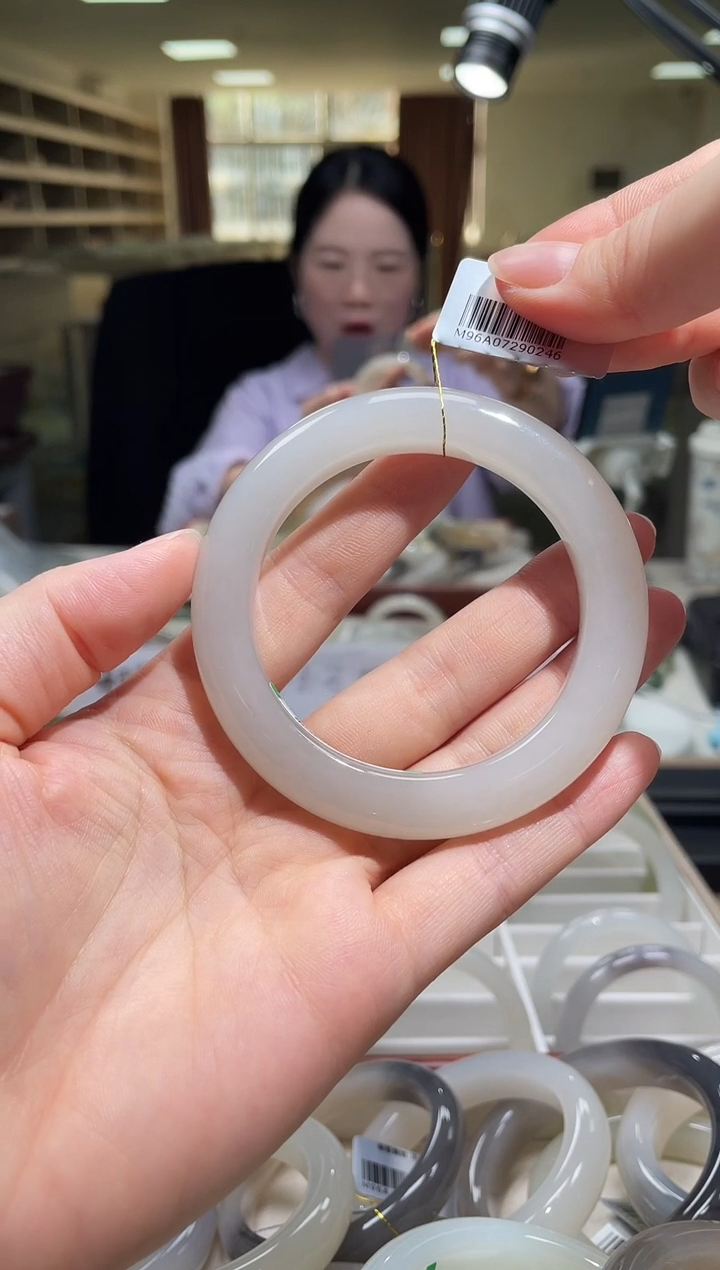 未镶嵌手镯和田玉53-54圈口 0246